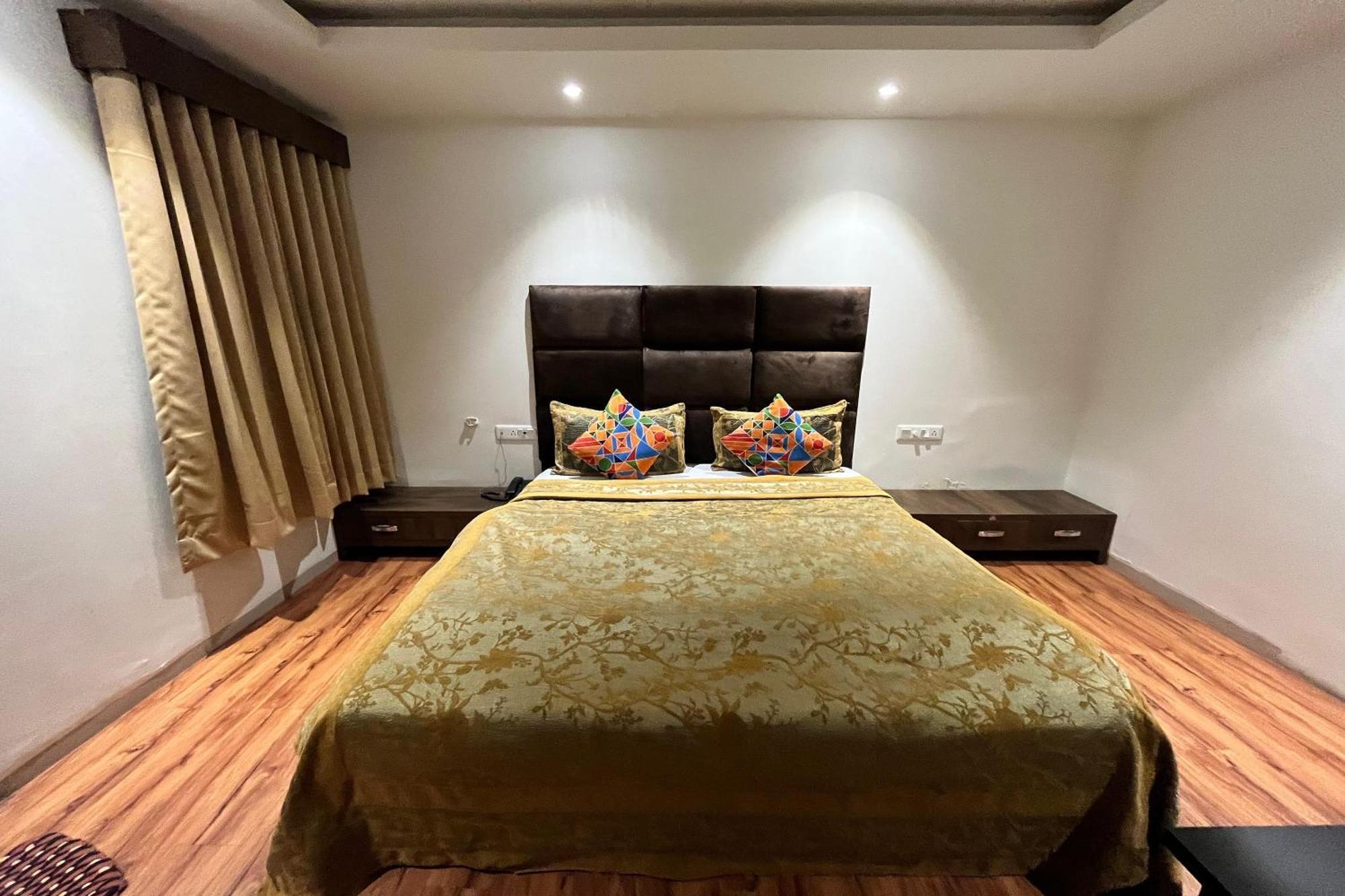 Hotel Shailly Inn Αχμπανταμπάντ Εξωτερικό φωτογραφία