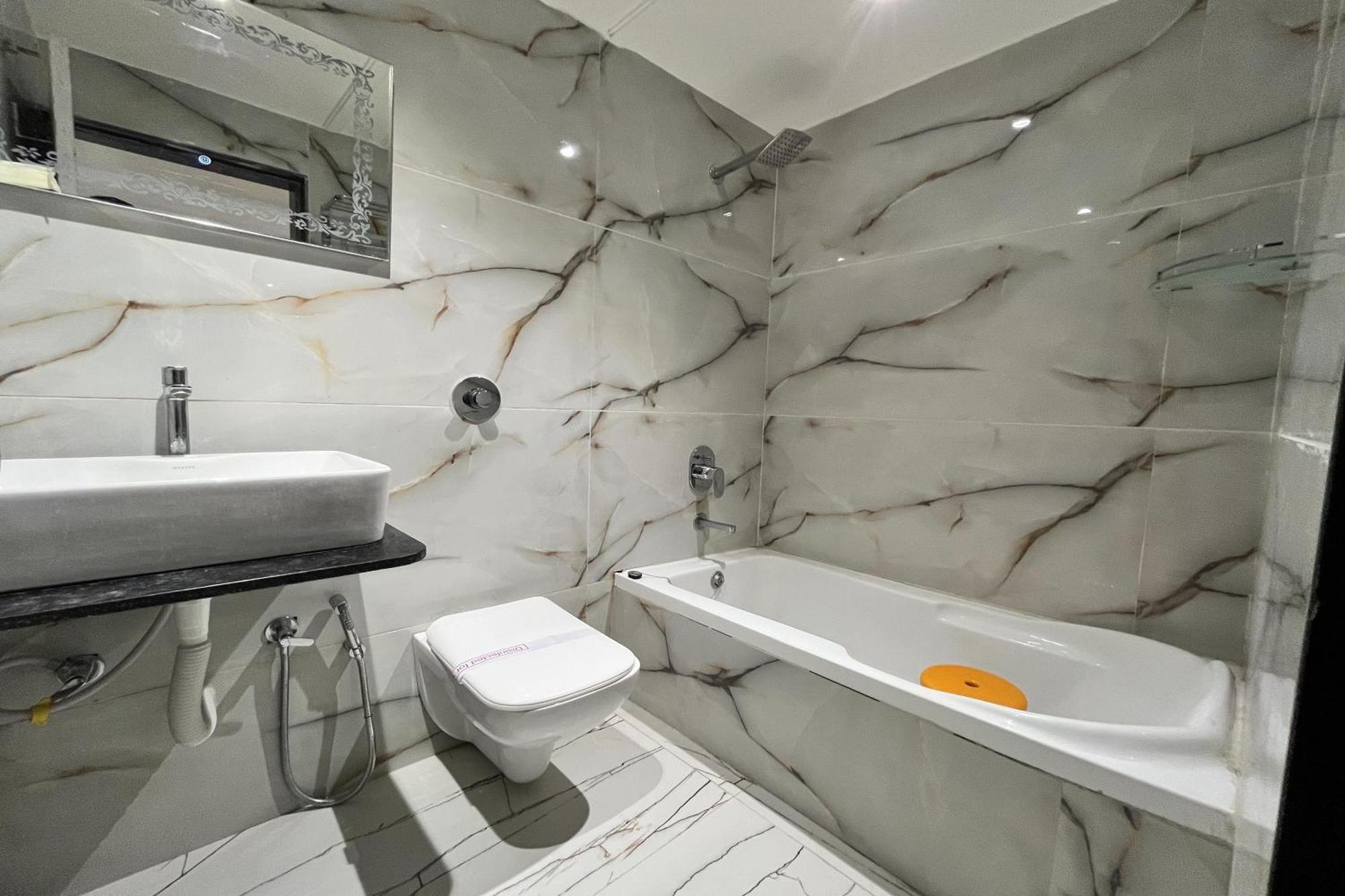 Hotel Shailly Inn Αχμπανταμπάντ Εξωτερικό φωτογραφία