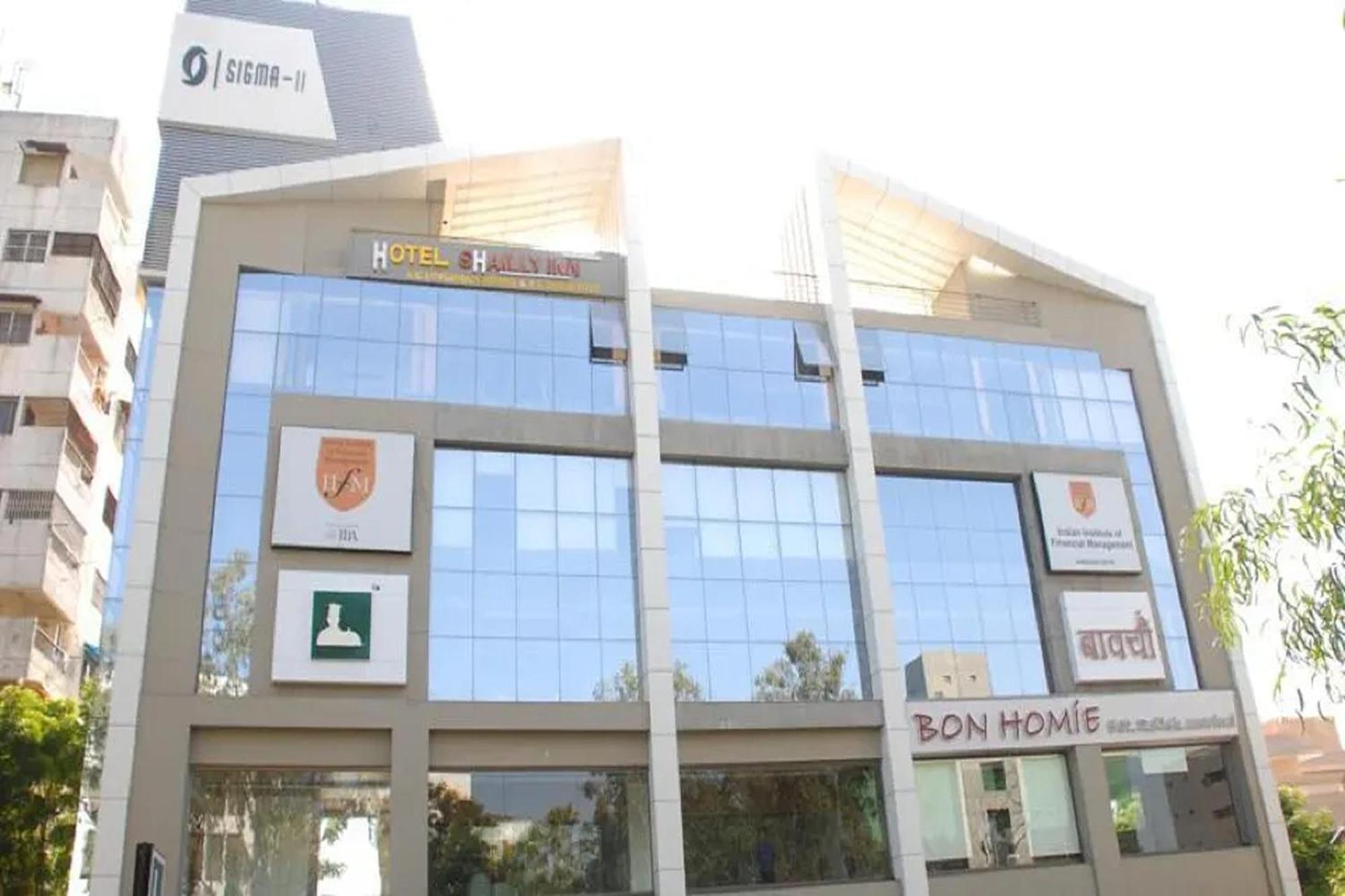 Hotel Shailly Inn Αχμπανταμπάντ Εξωτερικό φωτογραφία