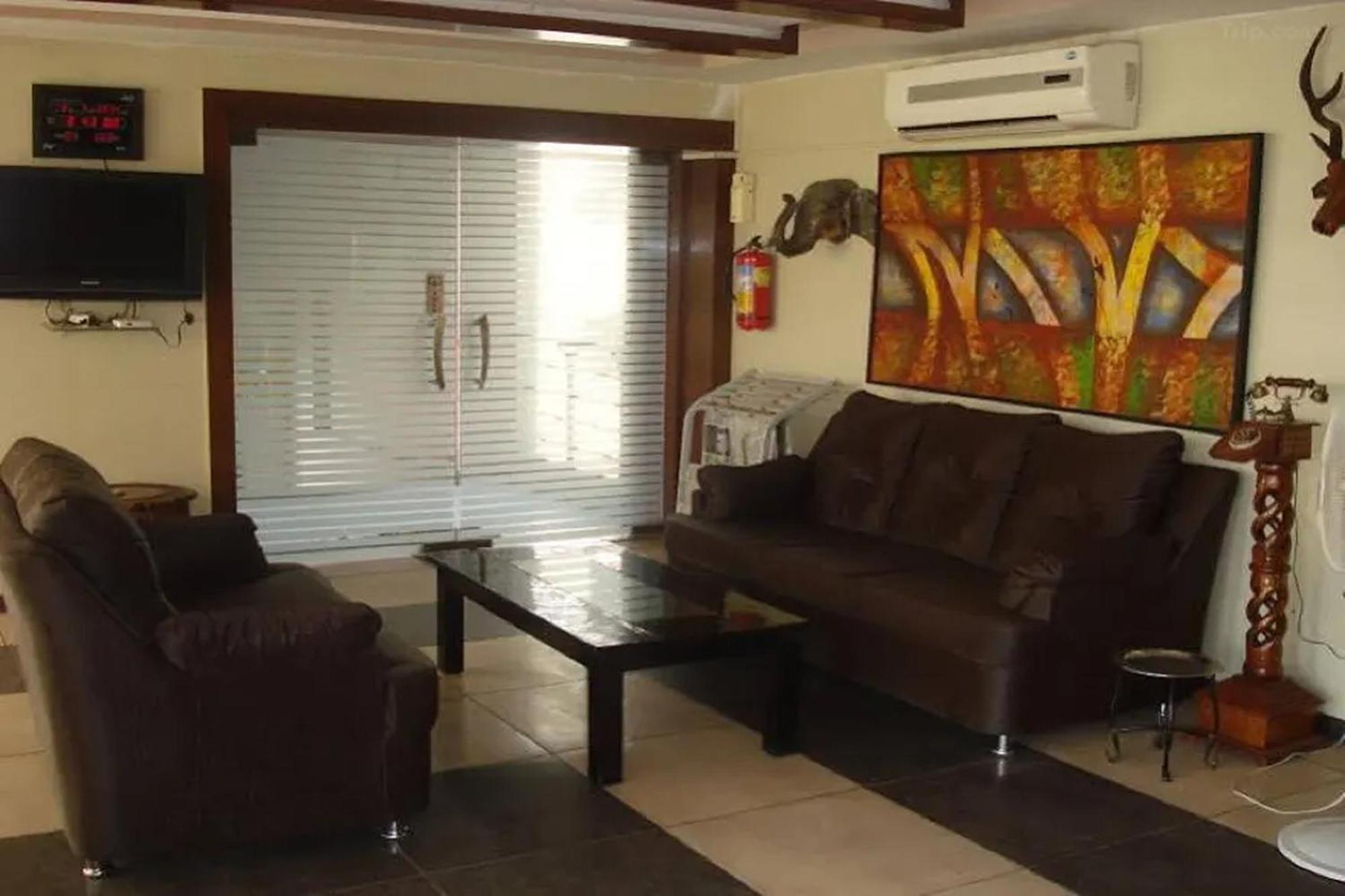 Hotel Shailly Inn Αχμπανταμπάντ Εξωτερικό φωτογραφία