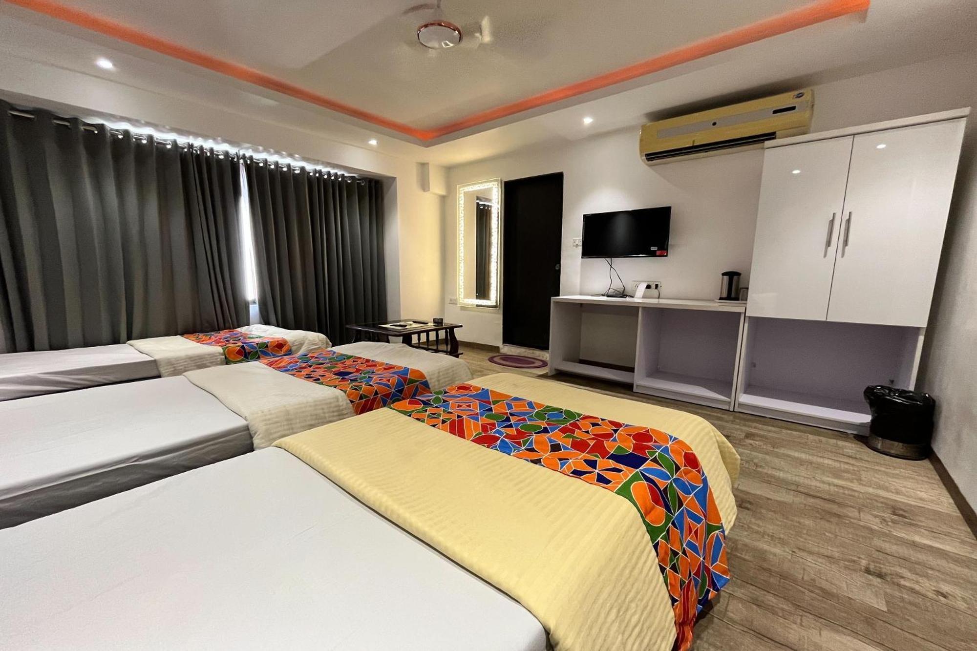 Hotel Shailly Inn Αχμπανταμπάντ Εξωτερικό φωτογραφία
