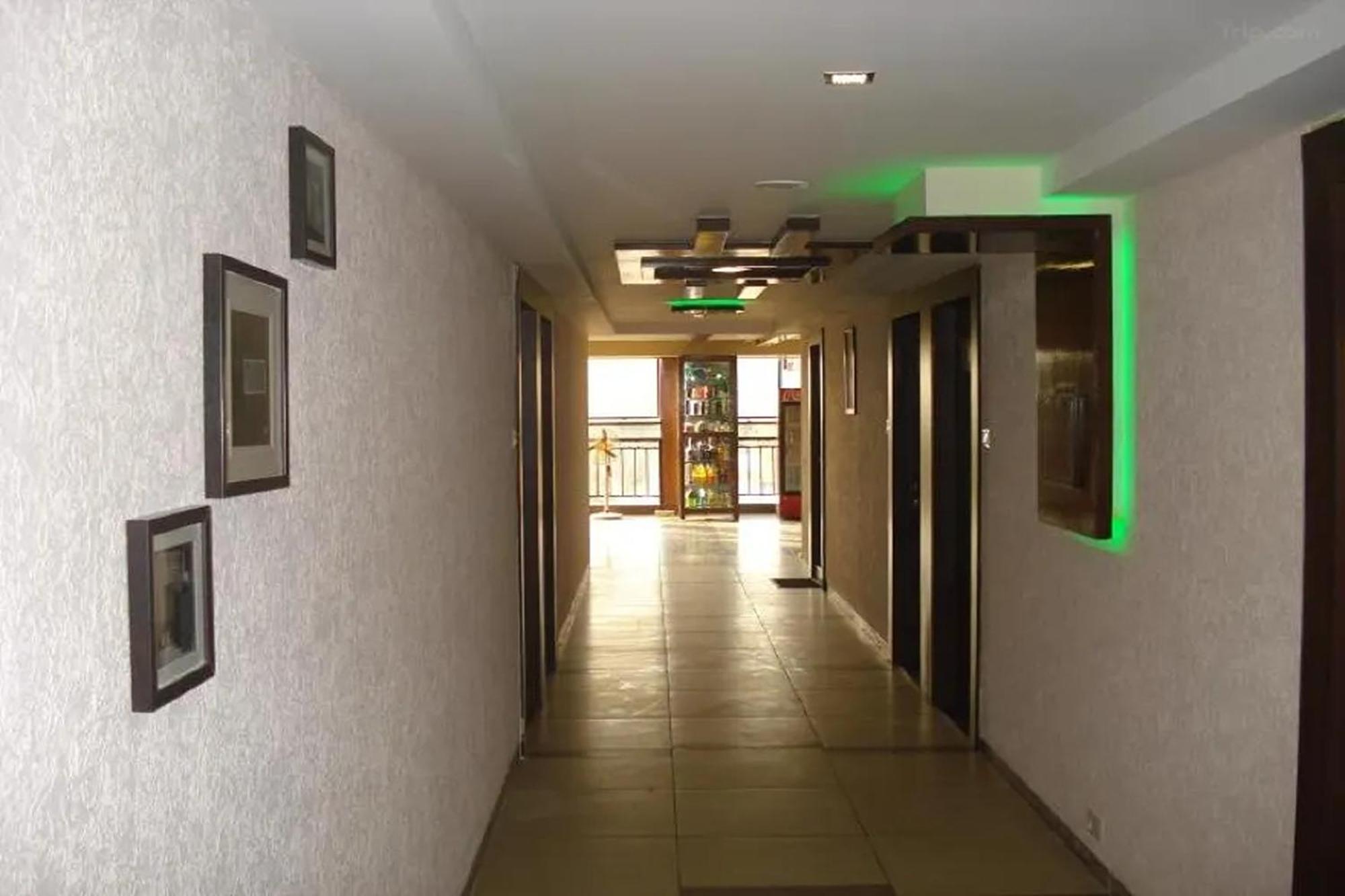 Hotel Shailly Inn Αχμπανταμπάντ Εξωτερικό φωτογραφία