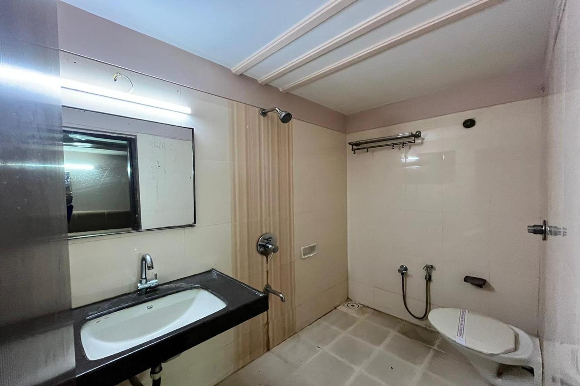 Hotel Shailly Inn Αχμπανταμπάντ Εξωτερικό φωτογραφία