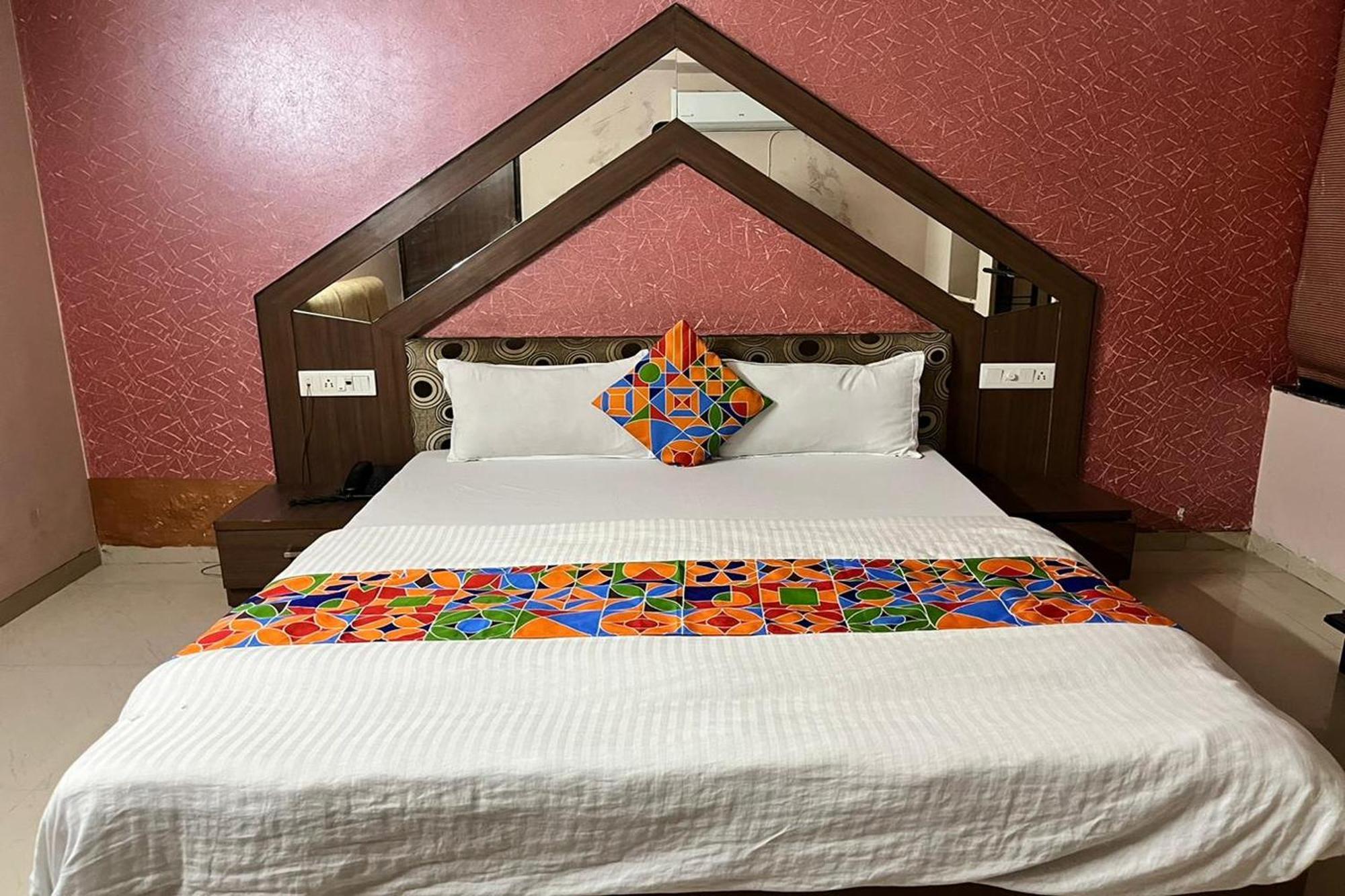 Hotel Shailly Inn Αχμπανταμπάντ Εξωτερικό φωτογραφία