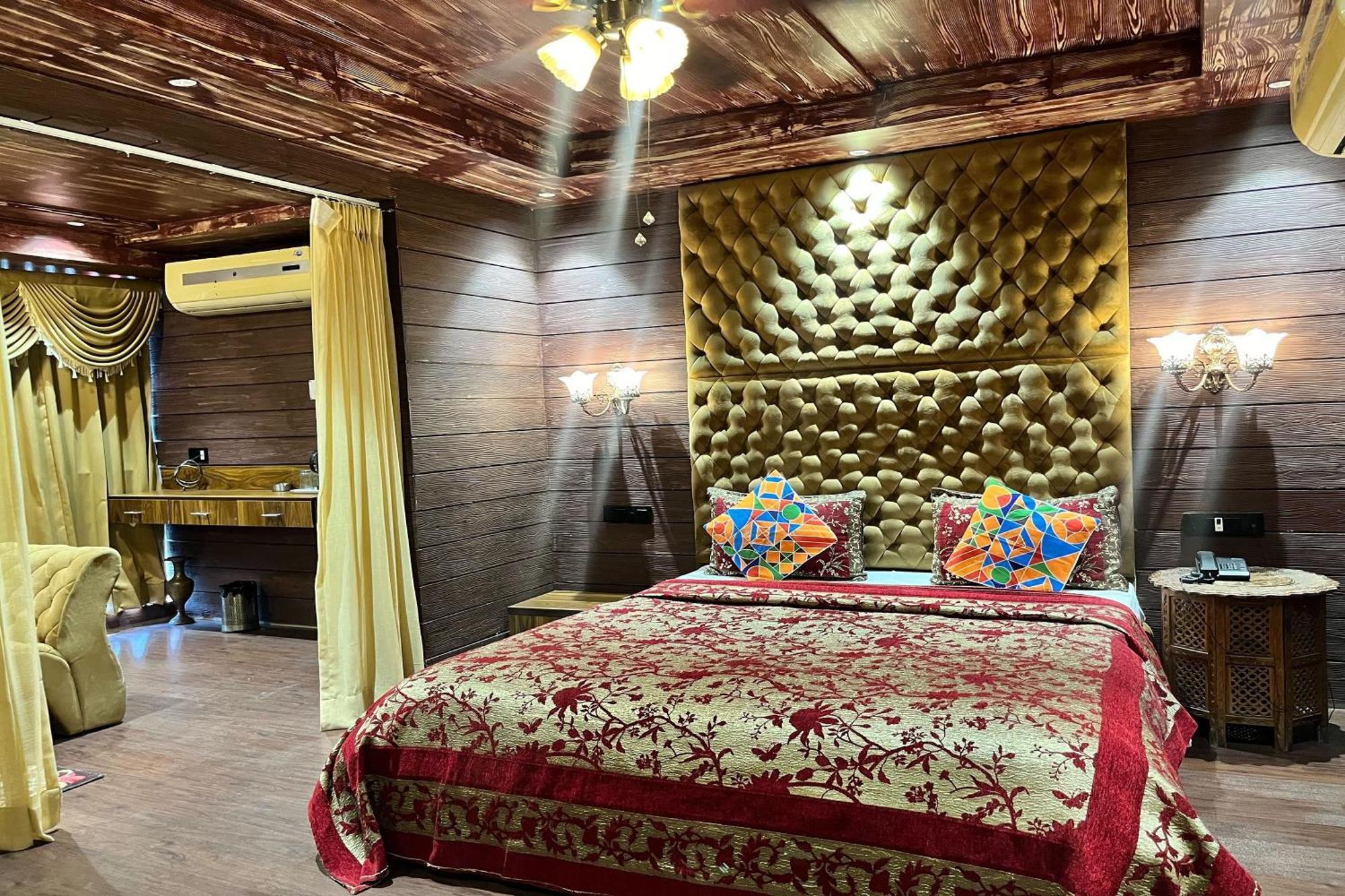 Hotel Shailly Inn Αχμπανταμπάντ Εξωτερικό φωτογραφία